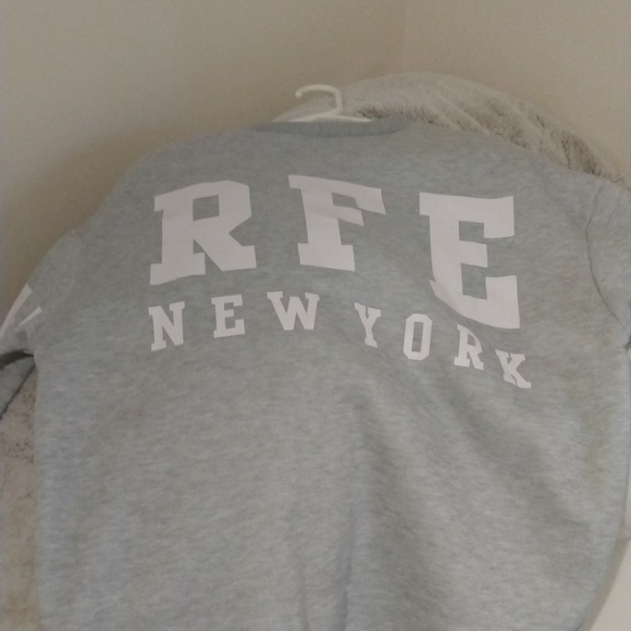 SHEIN graphic sweatshirt - Great quality - Picture 3 of 7